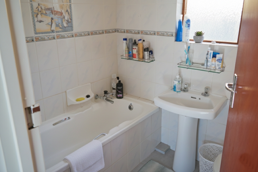 3 Bedroom Property for Sale in Arbeidslus Western Cape